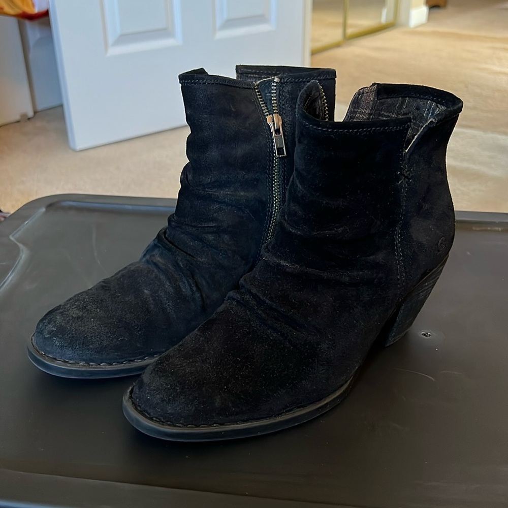 Born black suede boot, good condition but used